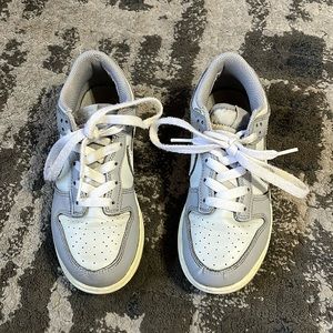 Nike Dunks Wolf Grey